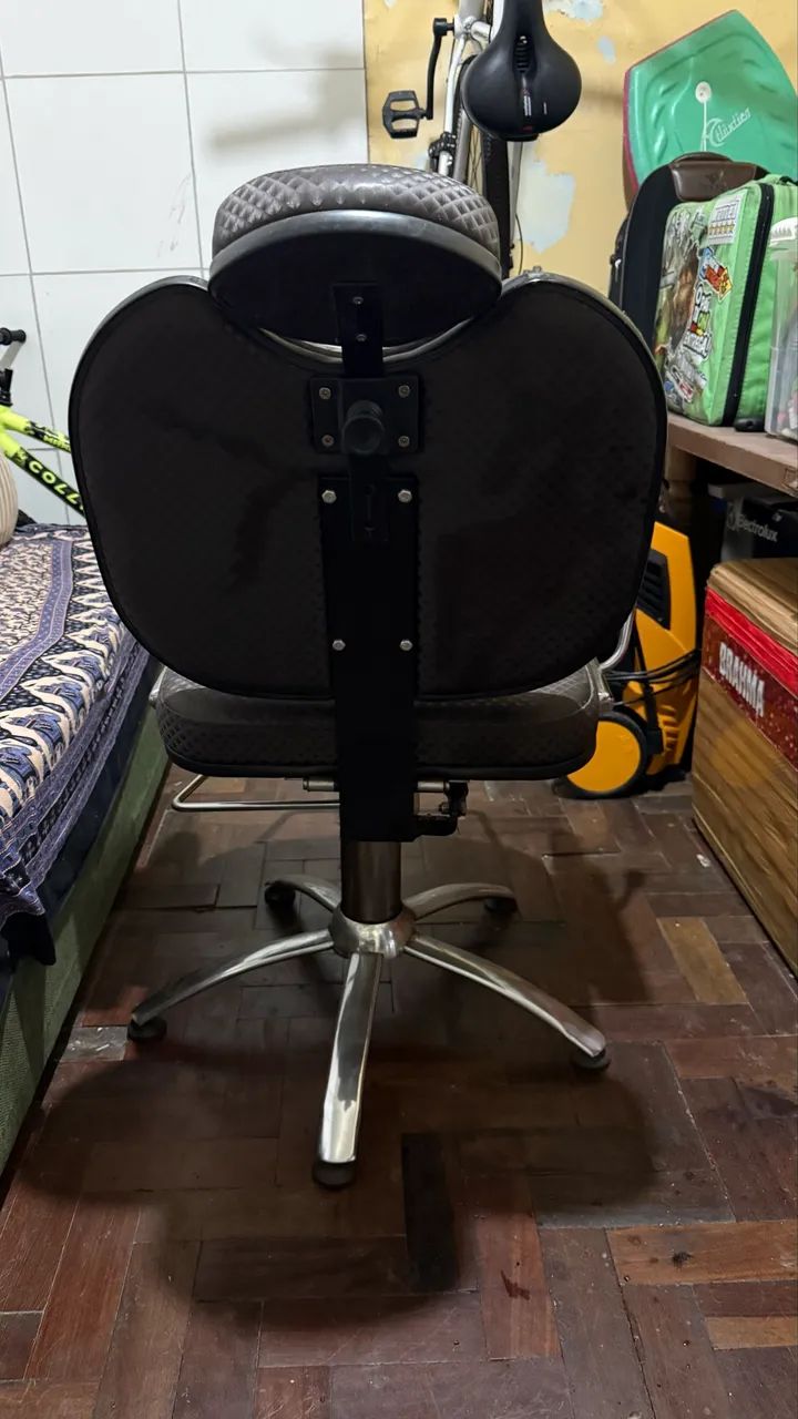 Cadeira reclinável Barbearia / Salão  - Foto 4