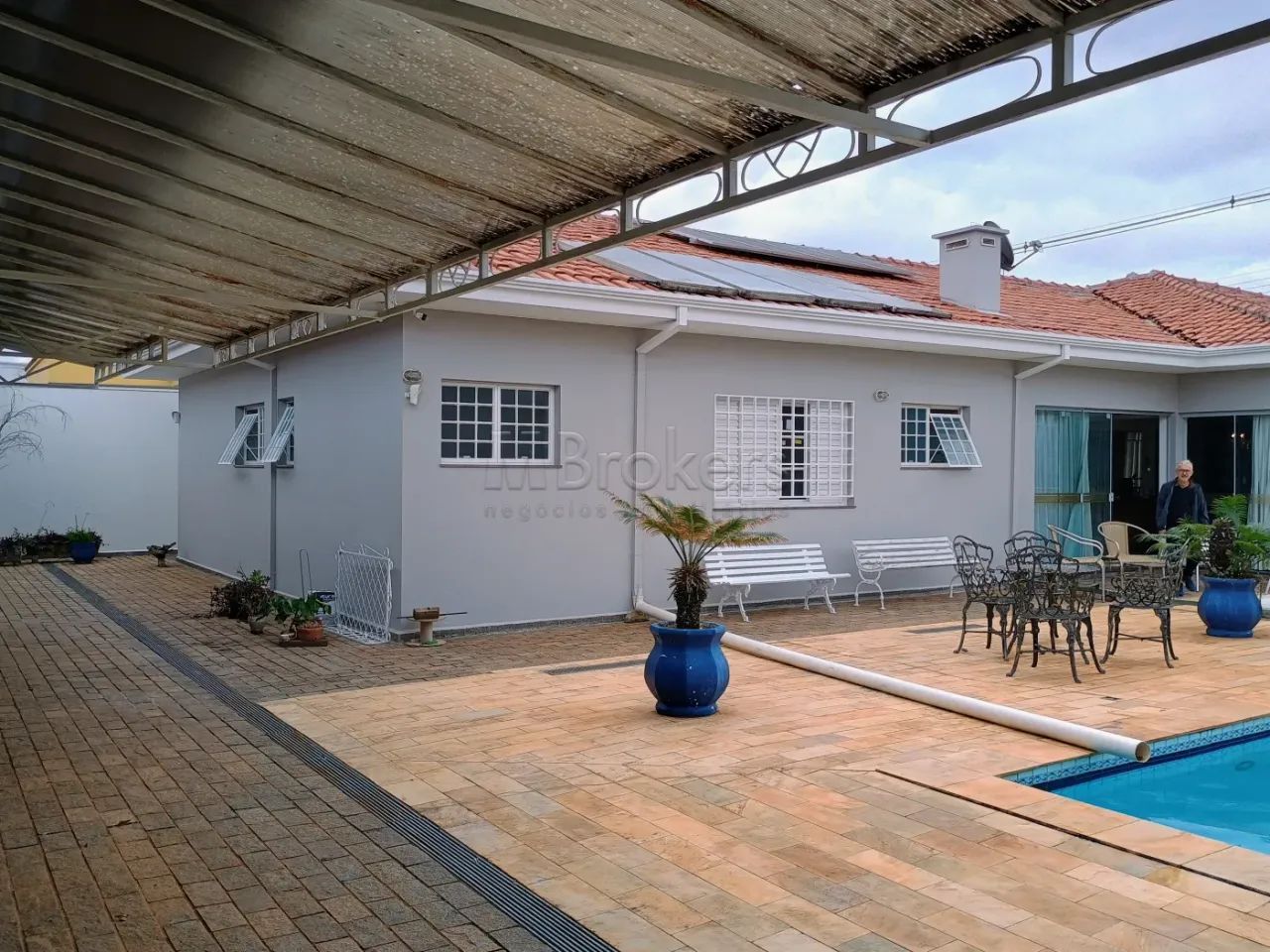 Aconchegante residencia com amplo quintal! - Foto 5