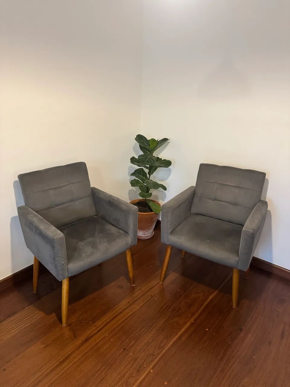 Poltronas decorativas cinza