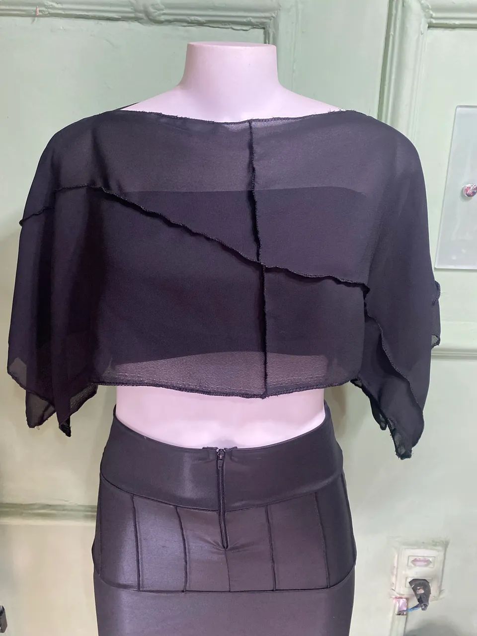 Cropped bata 