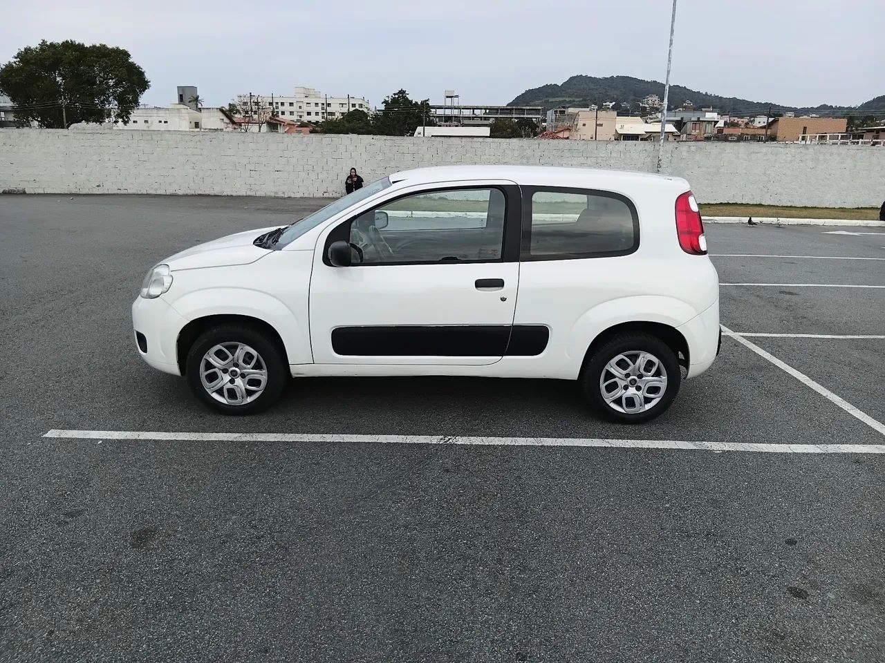 Fiat Uno Vivace Celeb. 1.0 EVO F. Flex 8V 3P 2014 - Foto 3