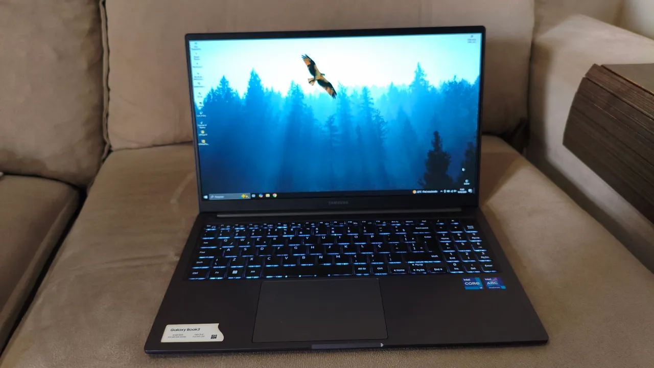 Notebook Samsung i7 13th 16 gb LPDDR4X Placa de Vídeo Dedicada 4gb