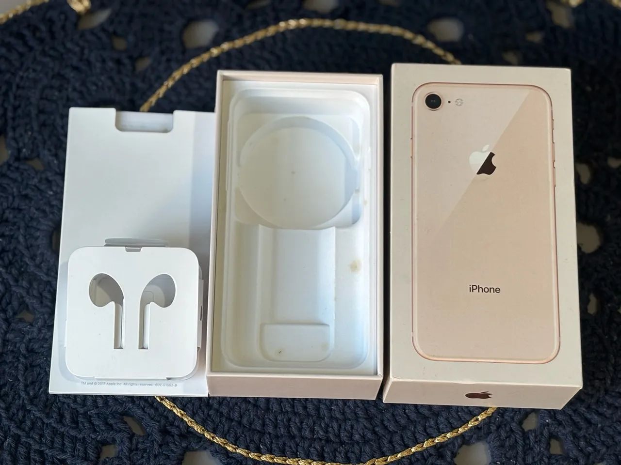 iPhone 8 64 GB dourado com caixa e acessórios - Foto 3