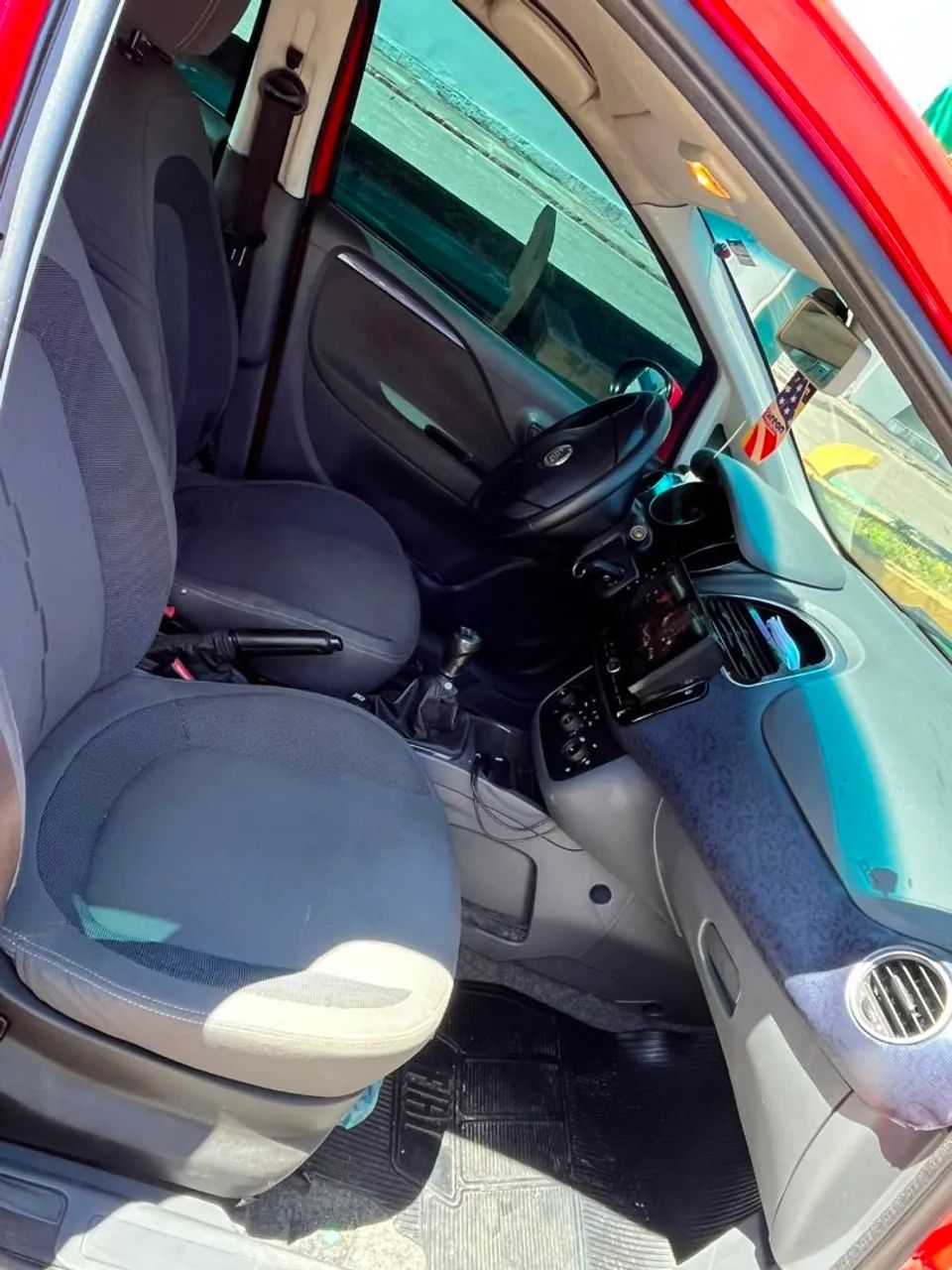 Fiat Punto Attractive 1.4 Fire Flex 8V 5P 2013 - Foto 3