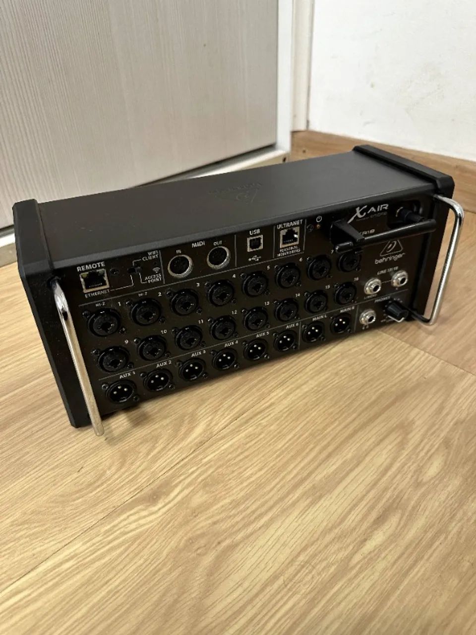 Mesa de Som Digital Behringer XR18 - Excelente oportunidade! - Foto 4