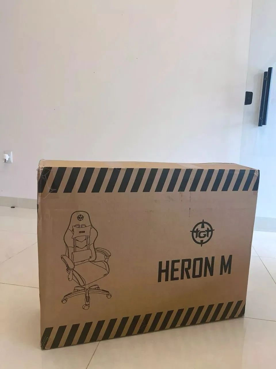 Cadeira Gamer Preta e Vermelha NOVA, na caixa! - Foto 4
