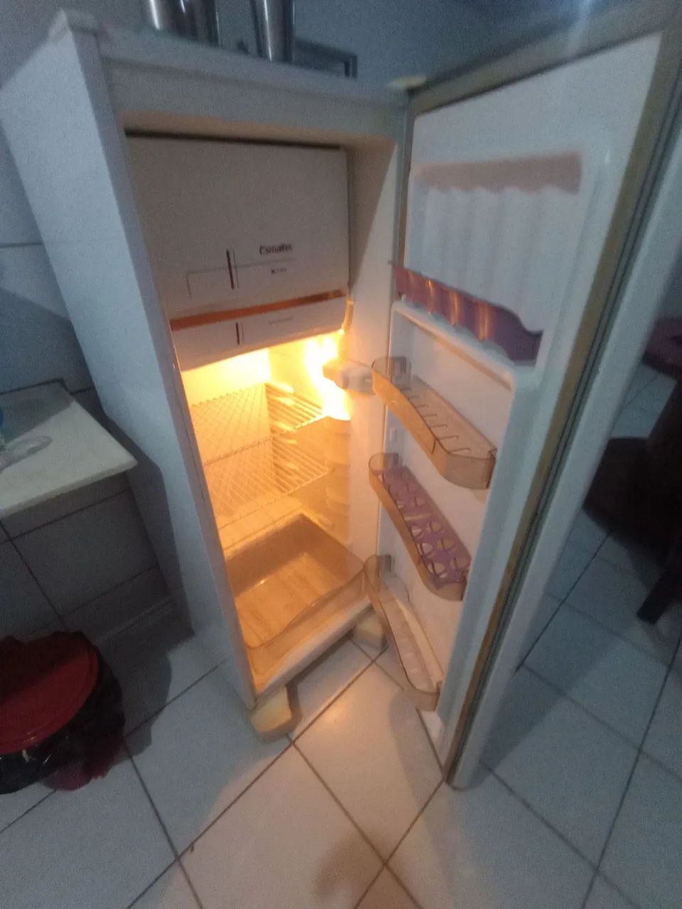 Eletrodomésticos e móveis 