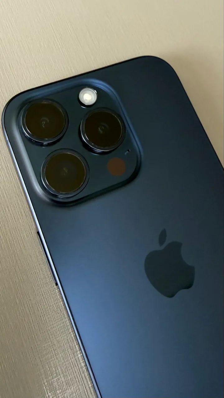 iPhone 15 PRO 256gb azul + AirPod2 - Celulares e Smartphones