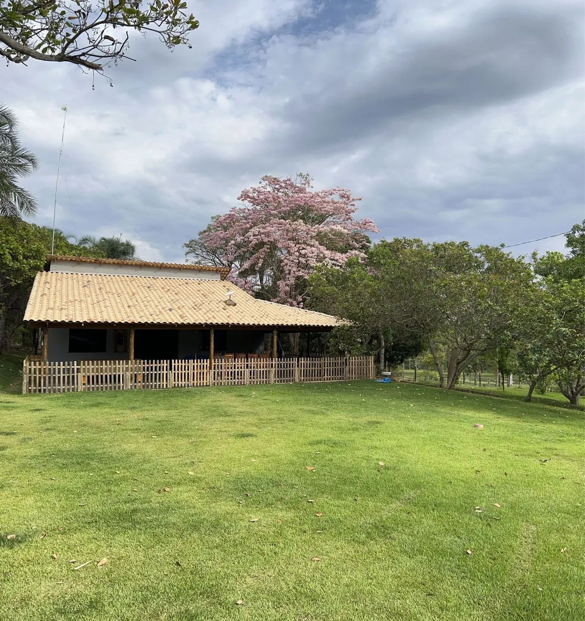 Vende chácara perto Guapó 