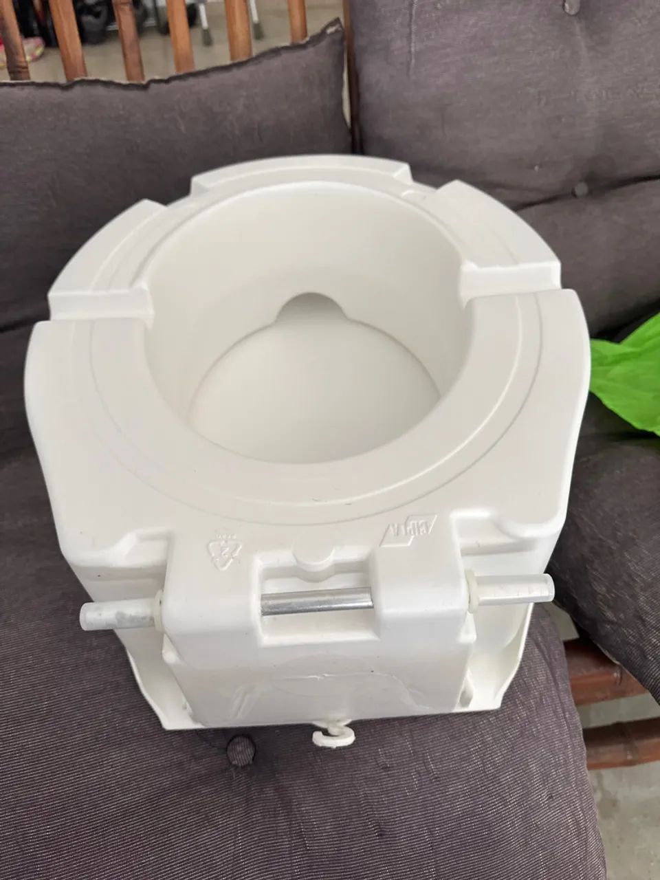 Assento sanitário elevado usado - Foto 2