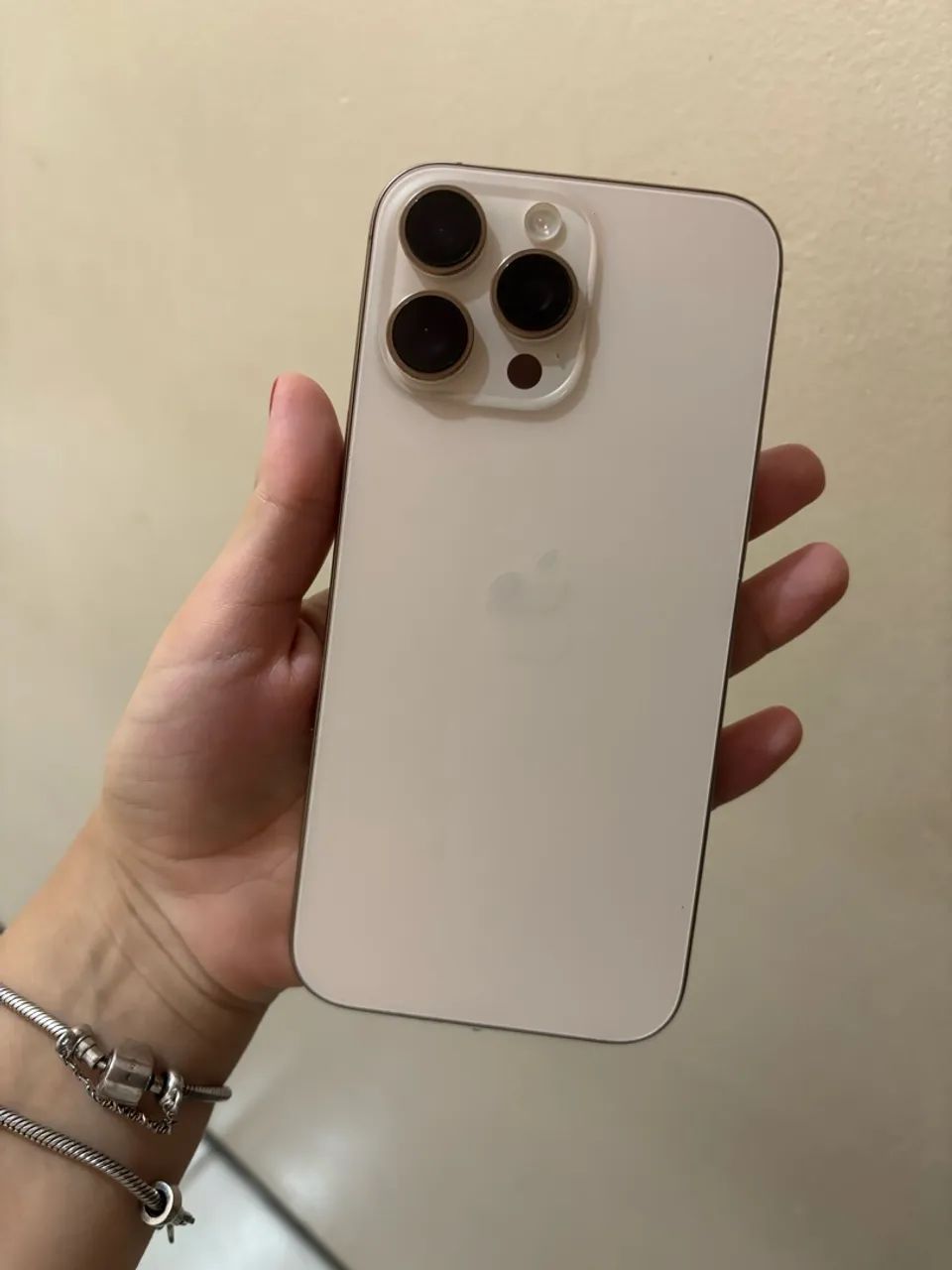 iPhone 16 Pro Max com nota fiscal/caixa