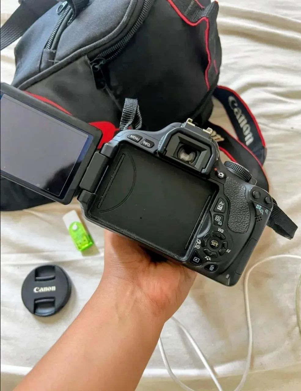 Camera Canon T3I lente 18-55mm e bolsa - Foto 2