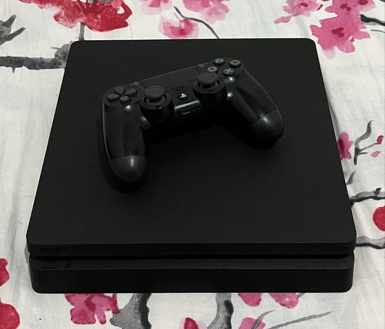 PS4 SLIM 1 TB - Foto 2