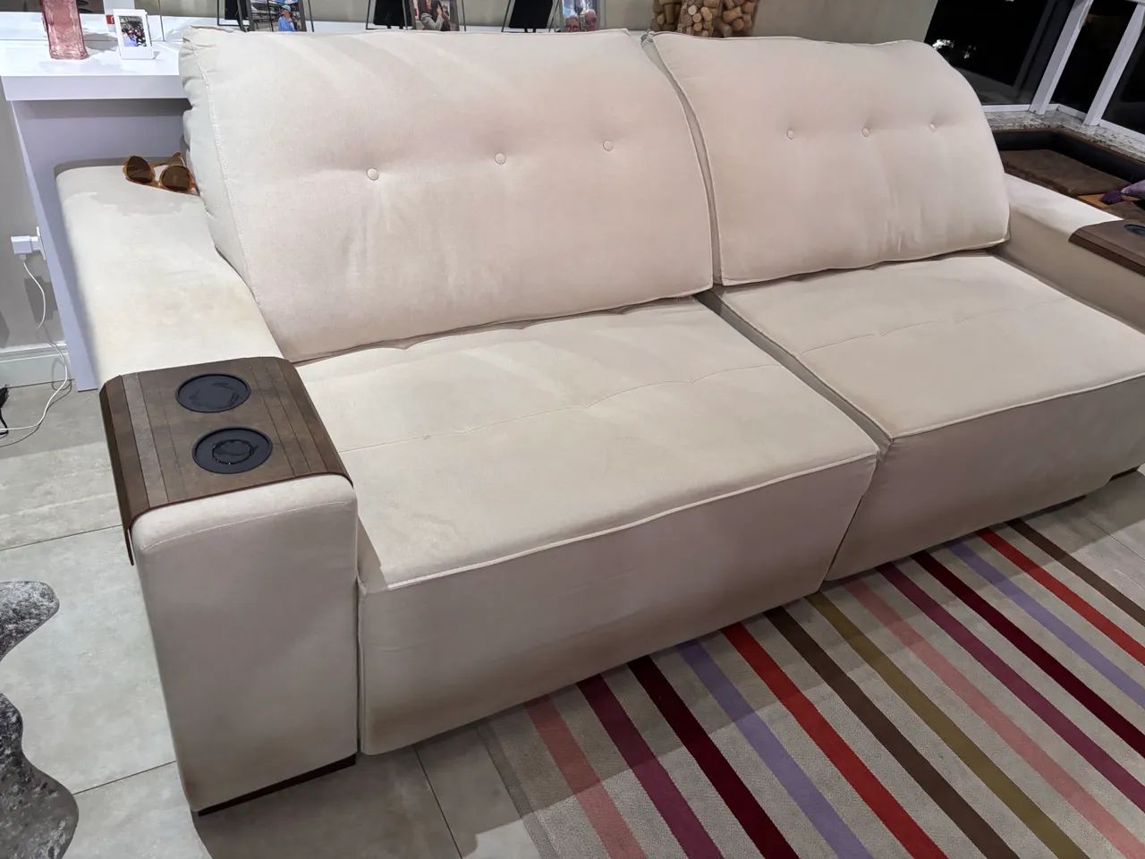 1 sofá retrátil para 3 lugares, 5 cadeiras para mesa de jantar - Foto 5