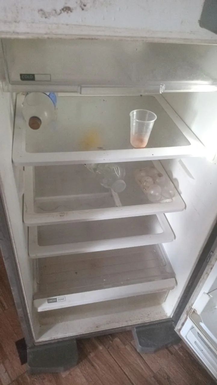 Geladeira Brastemp clim  em perfeito estado gelando bem  - Foto 6