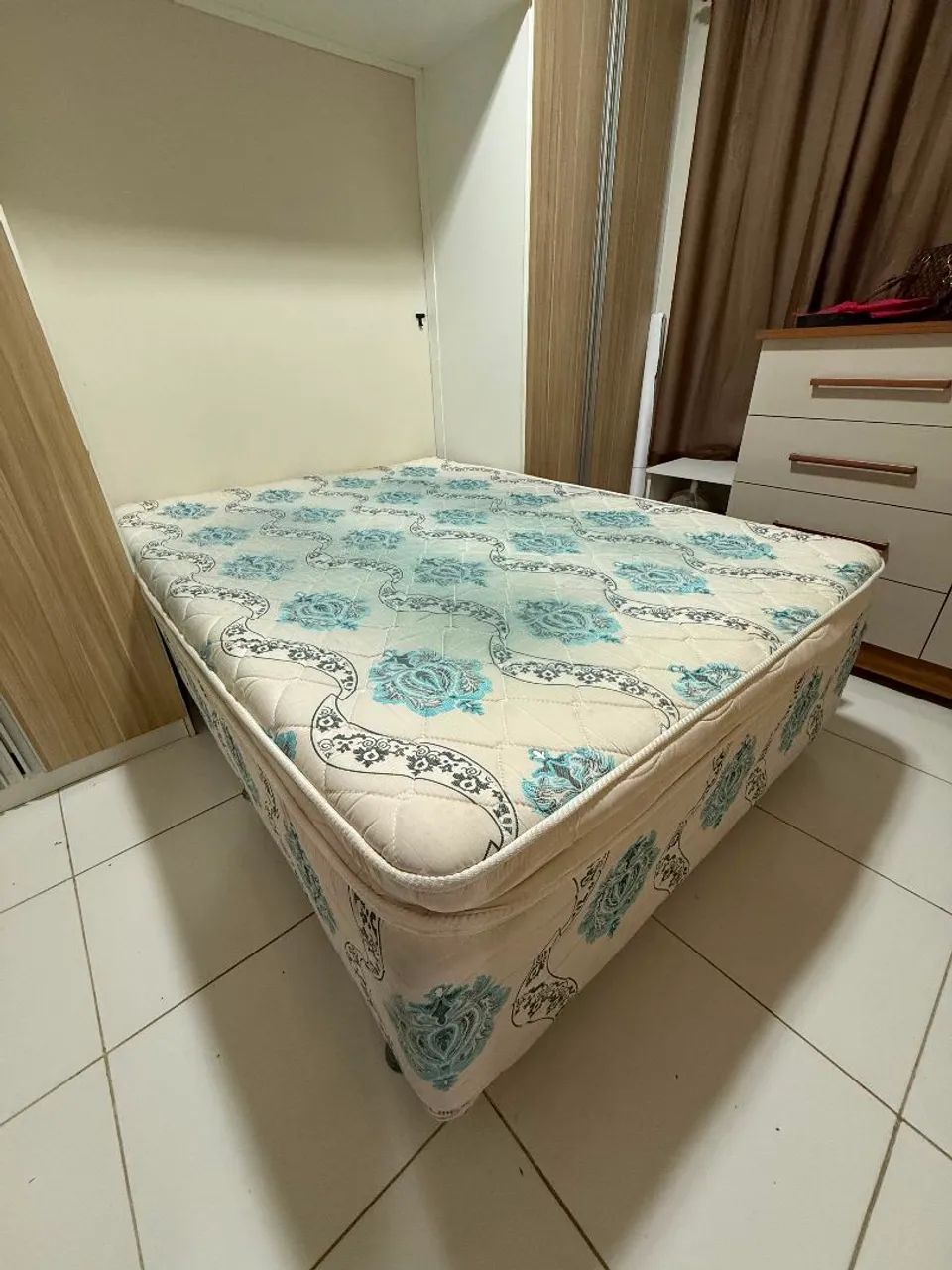 Cama Box de Casal - Excelente Estado | R$ 250