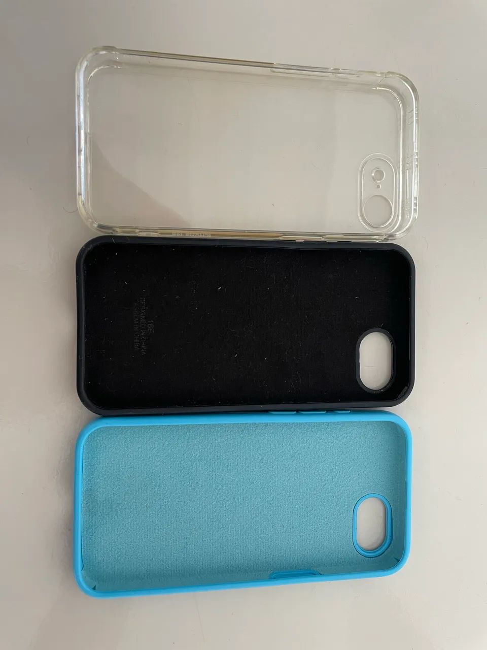 VENDO TRÊS CAPAS DO IPHONE 16E