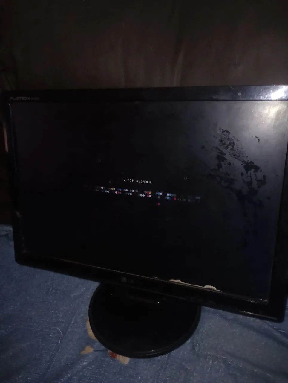 Tela de computador com defeito 