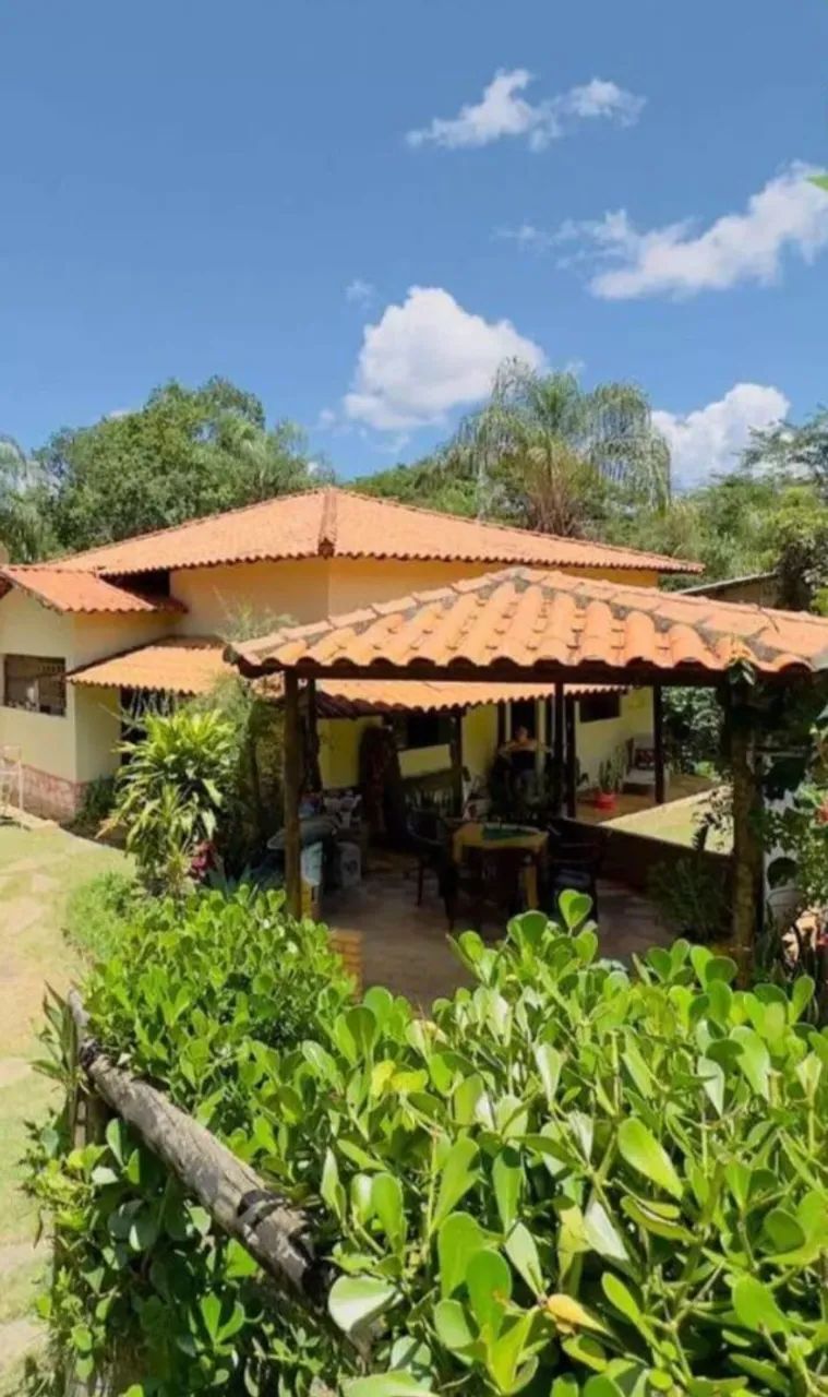 Sitio de 1000 m² em condominio Fechado