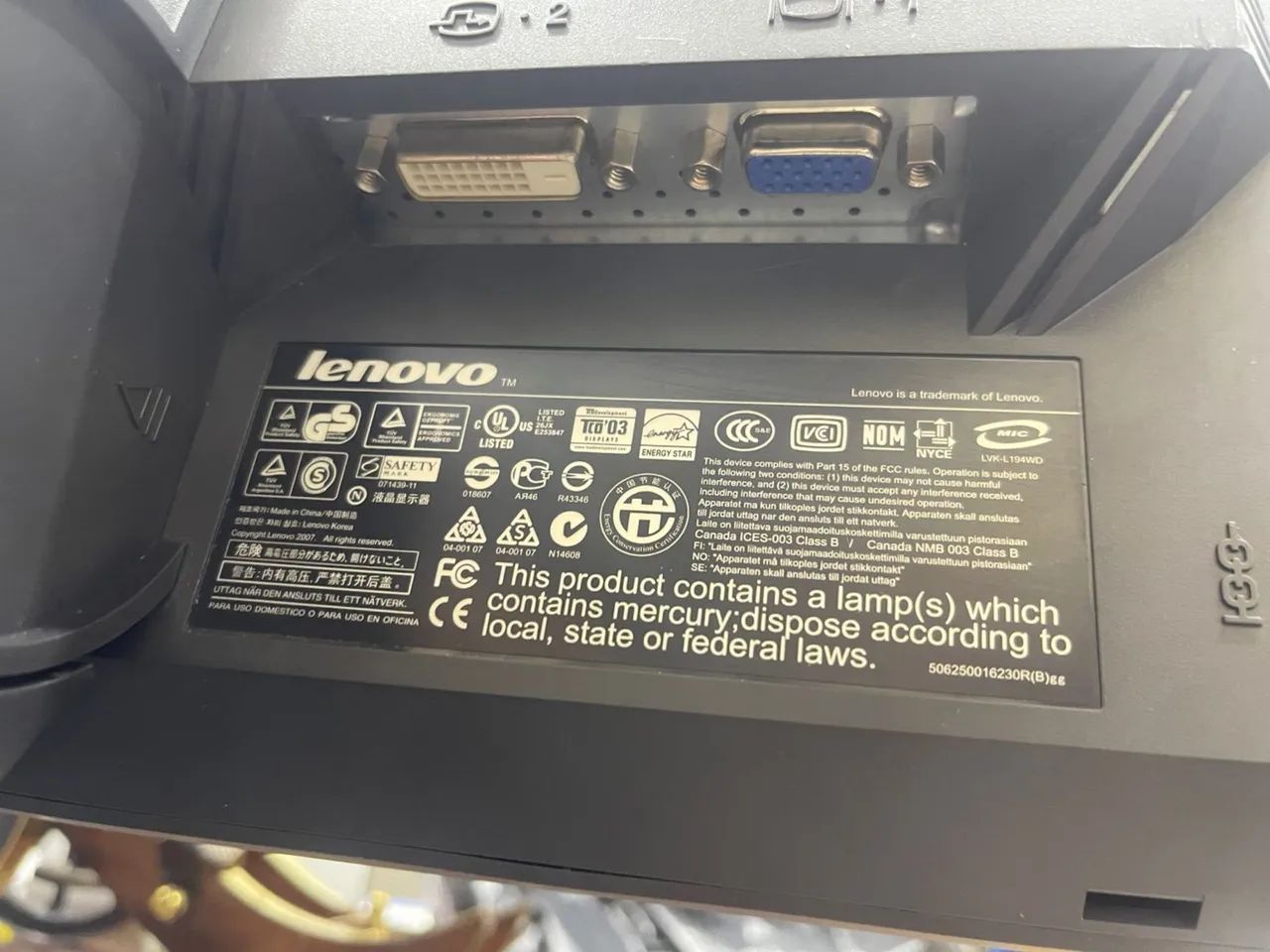 Monitor Lenovo ThinkVision L194WD 19? Widescreen - Foto 5