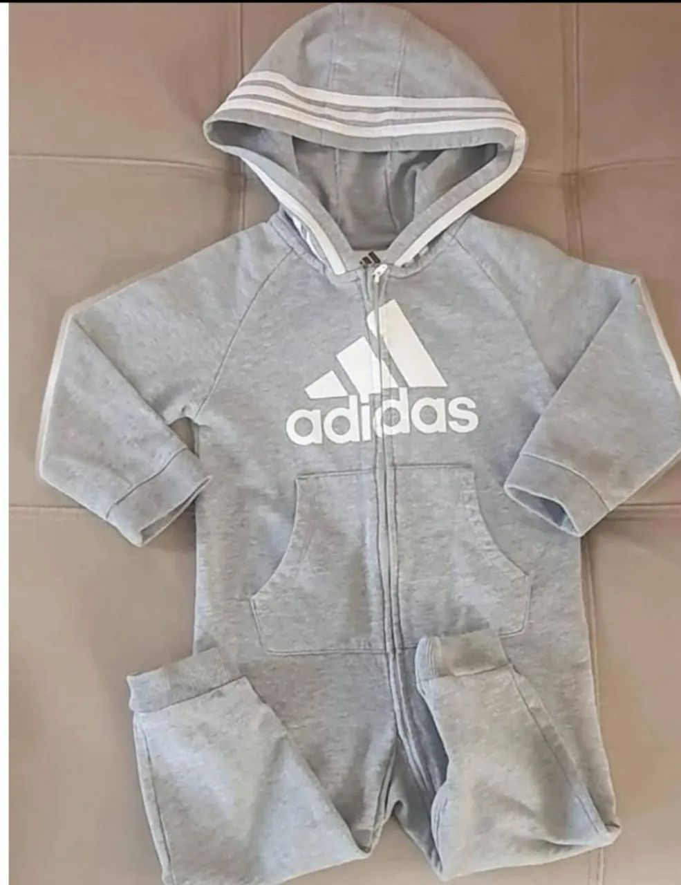 Macacao Adidas 24 meses