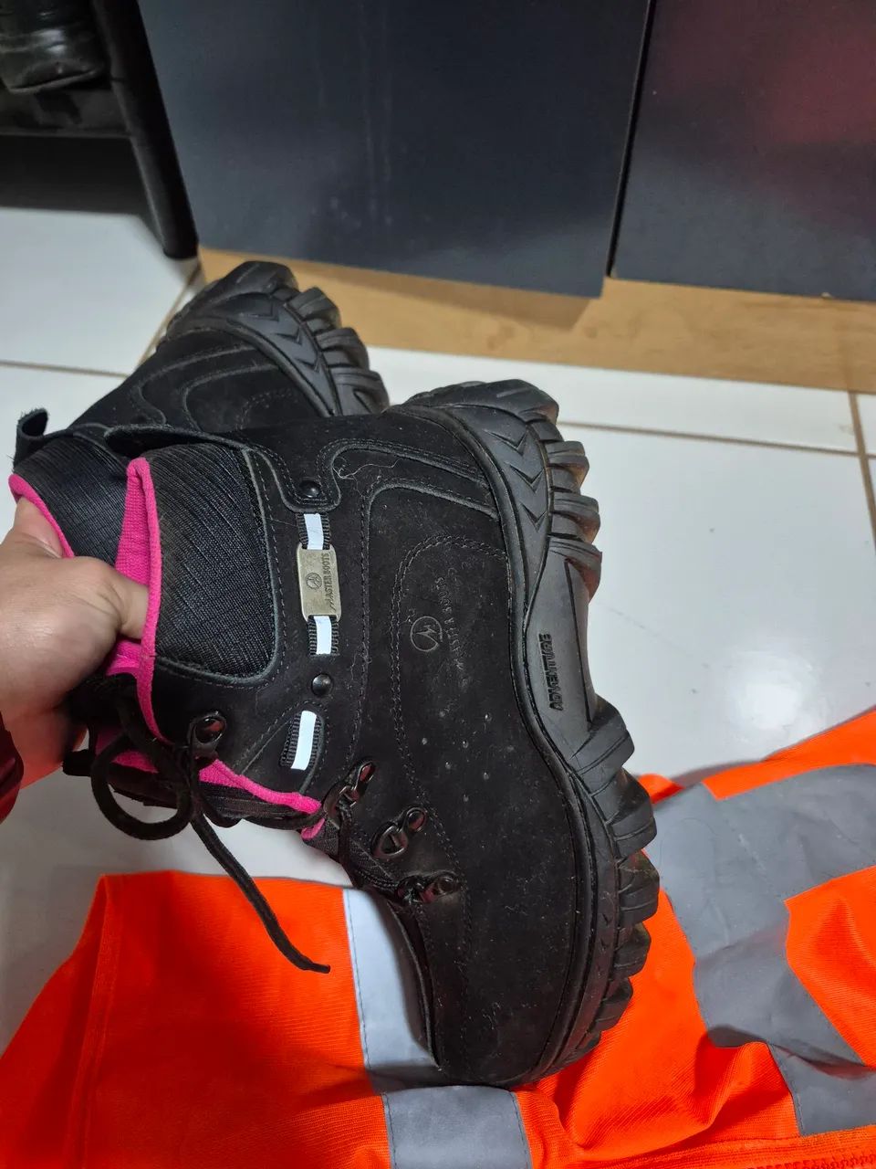 Bota e Colete - Segurança/Trabalho - Foto 2