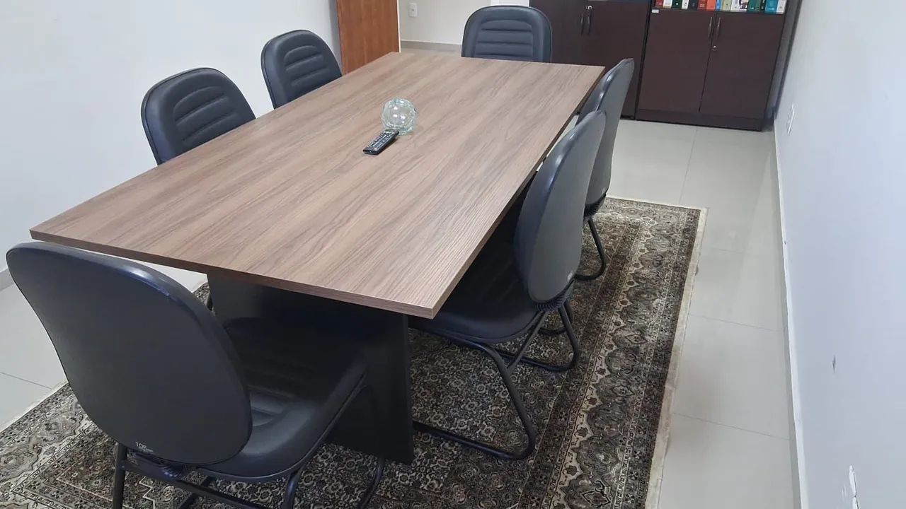 Mesa de reuniões com 6 cadeiras - Foto 2