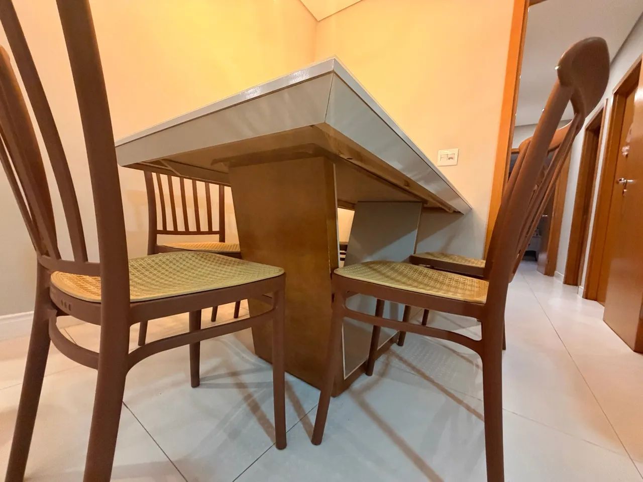 Mesa de jantar 1.80 x 0,90  - Foto 4
