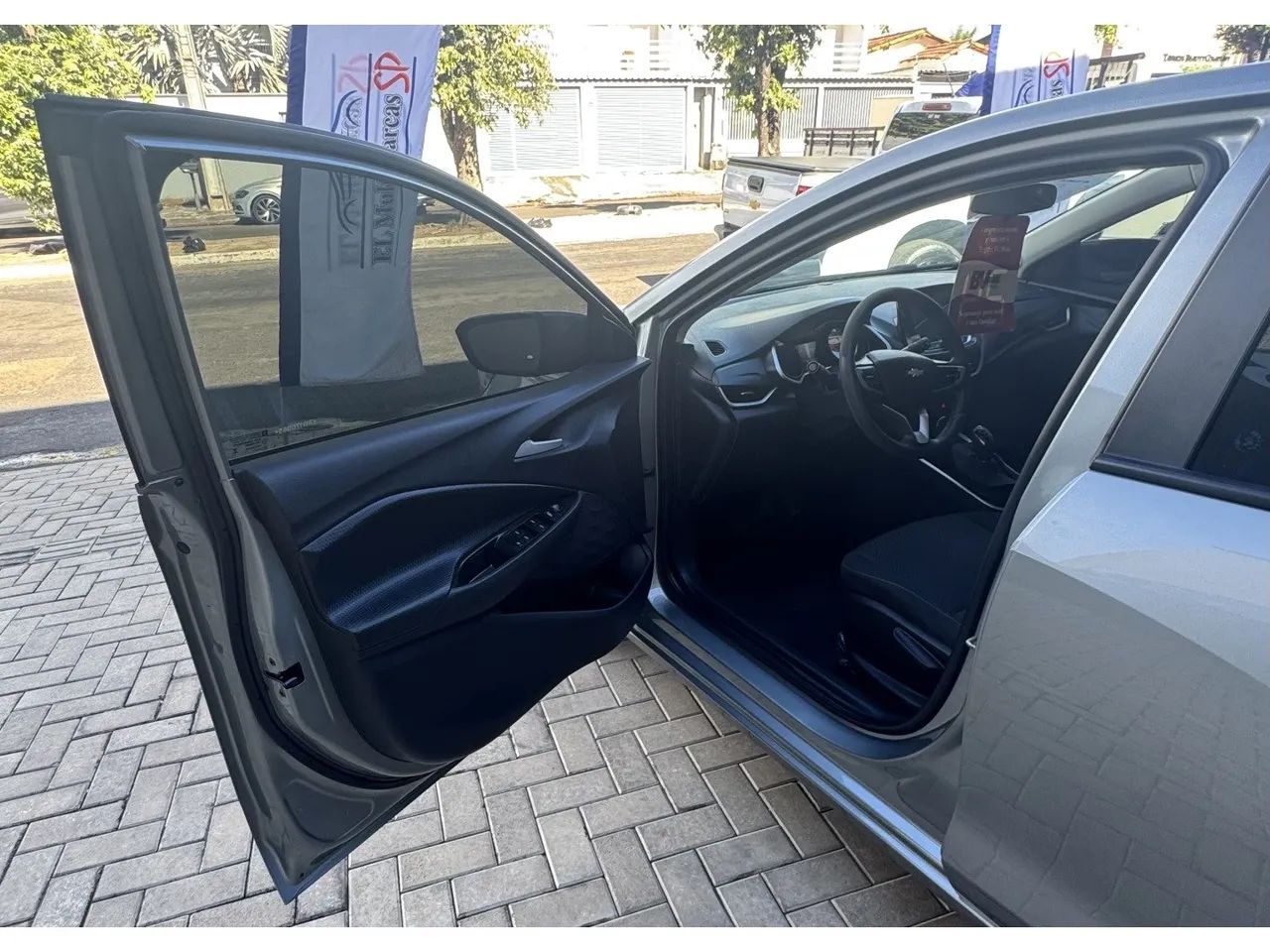Chevrolet Onix Plus LT 1.0 12V Flex Mec. 4P 2024 - Foto 4