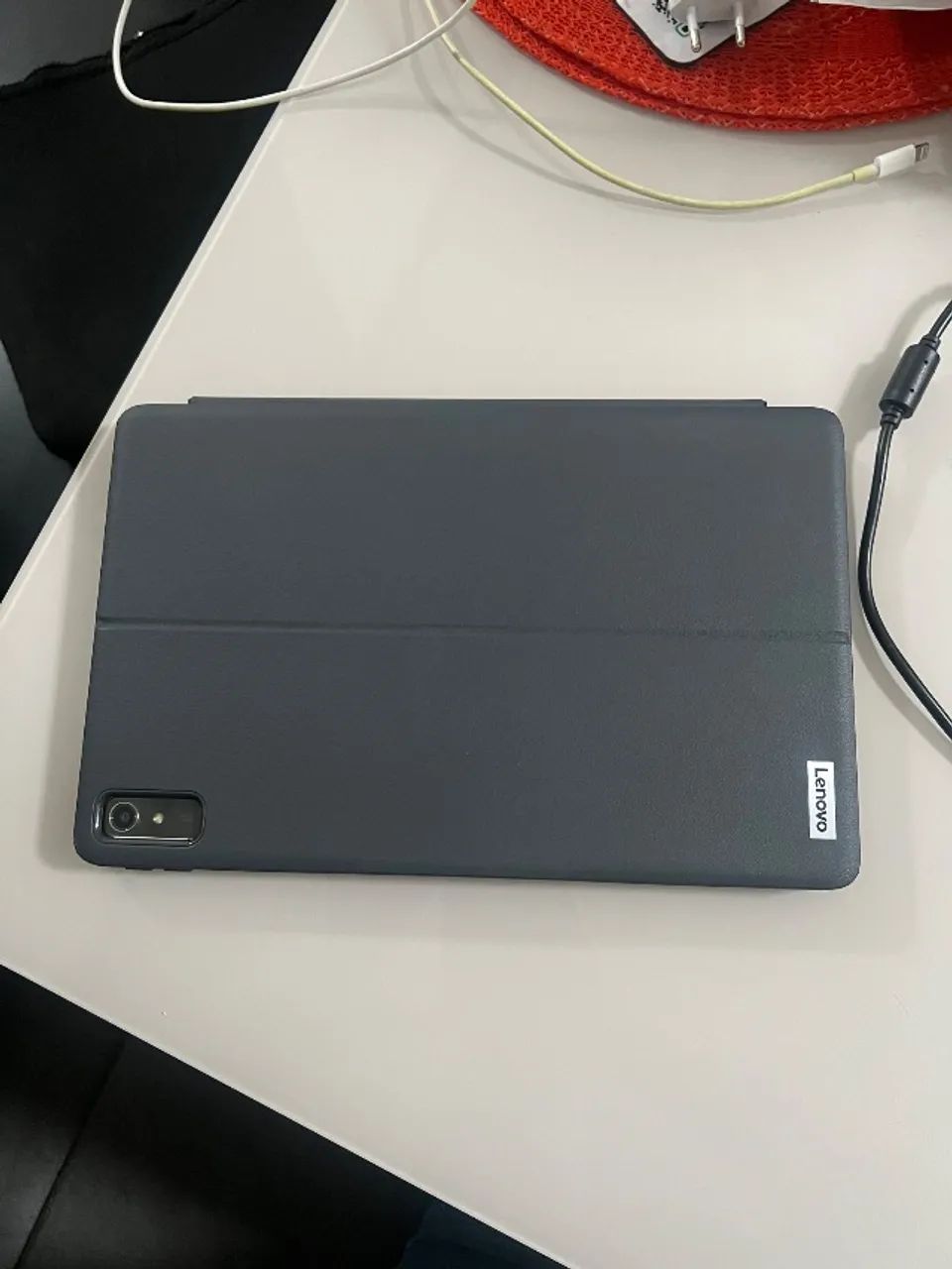 Tablet Lenovo, com teclado - Foto 2