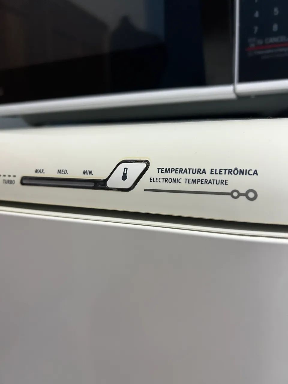 Geladeira Electrolux 322 litros - só ligar e usar - Foto 2