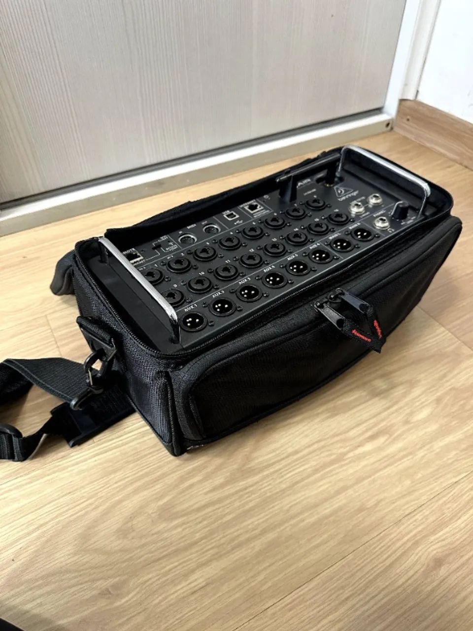 Mesa de Som Digital Behringer XR18 - Excelente oportunidade! - Foto 5