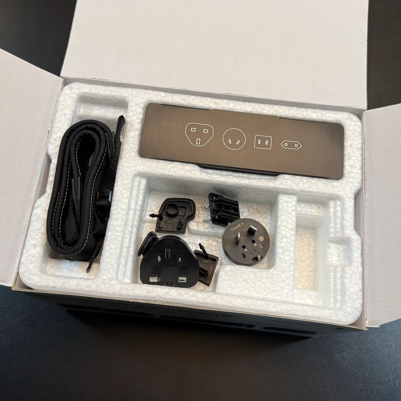 Câmera Blackmagic Pocket 6k - perfeito estado com cage Tilta - Foto 5