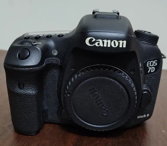 Câmera Canon EOS 7D Mark II + Acessórios - Câmeras e Filmadoras