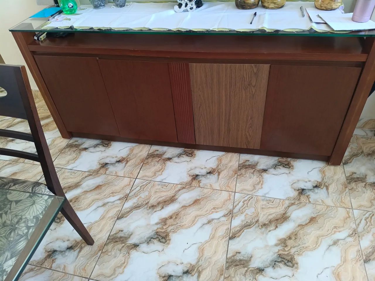 Mesa  6 lugares e aparador/buffet - Foto 3