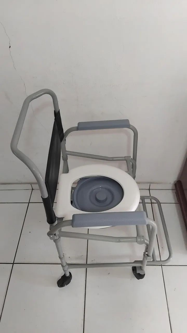 Cadeira de roda de banho - Foto 2