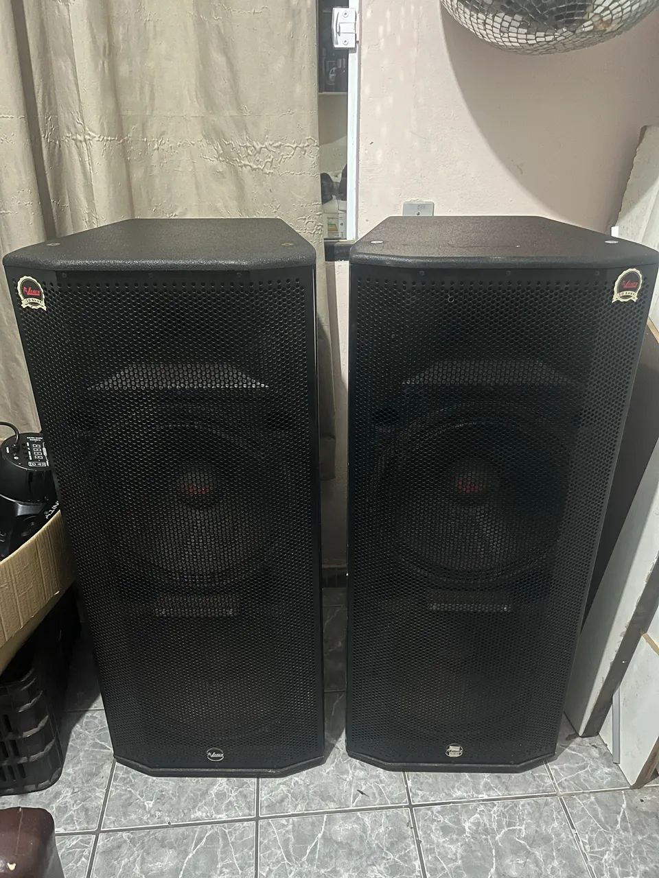 Caixas ativas Leacs Pulps 950 2x15ti