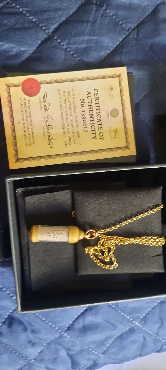 COLAR COM PINGENTE BANHADO  OURO ANTIGO