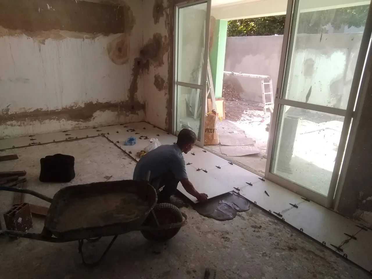 Pedreiro empreiteiro disponível 