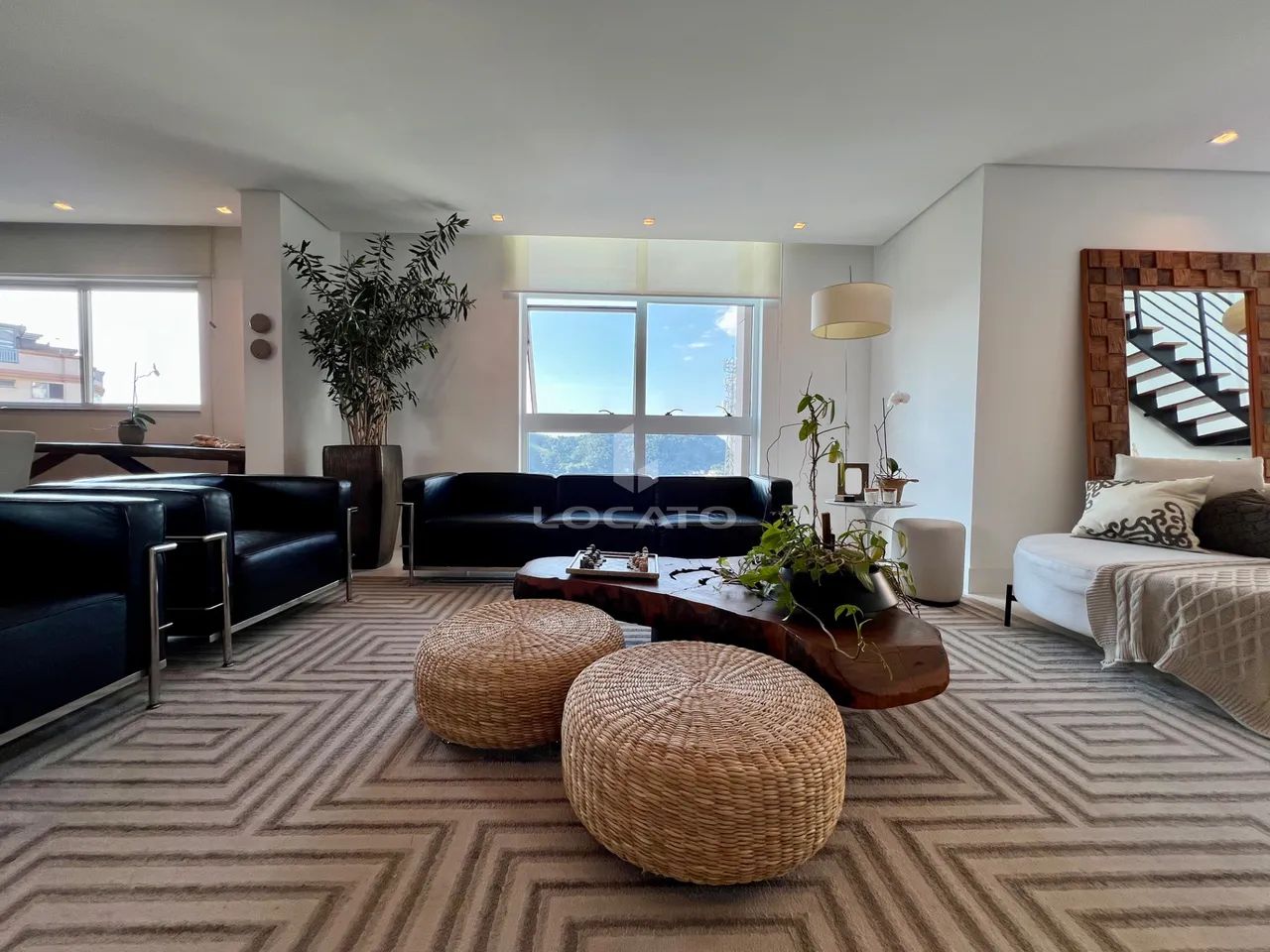 Apartamento duplex com 3 suítes no Estrela Sul
