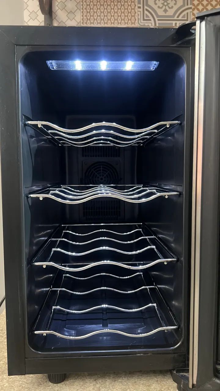 Adega climatizada Eletrolux 8 garrafas  - Foto 2