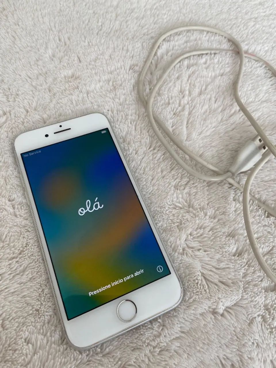 iPhone SE 8 - Branco/Prata + Cabo