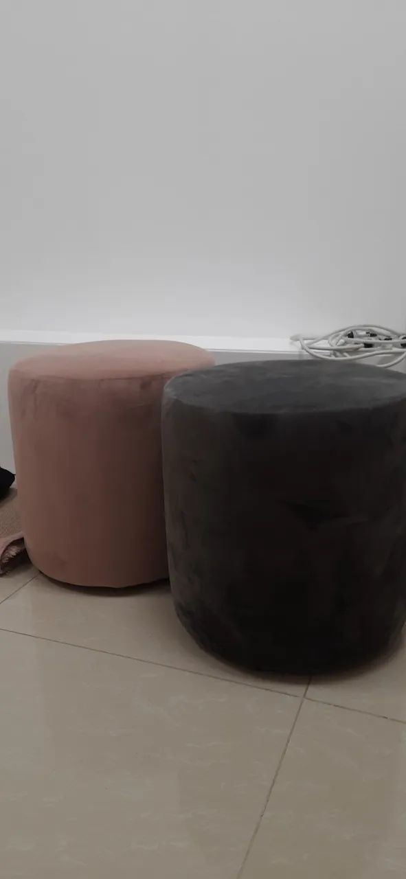 PUFF REDONDO ROSA E CINZA 