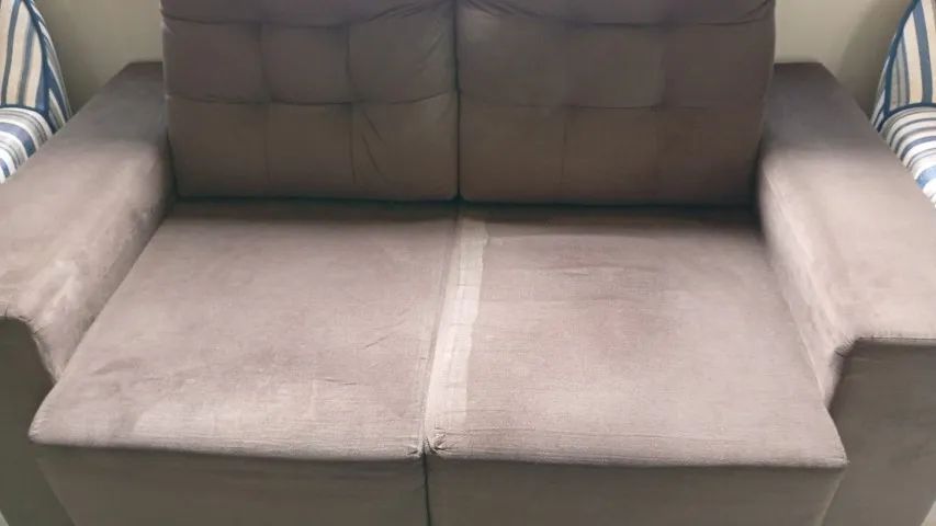 Vendo Sofá com Poutronas e Aparadores - Foto 3