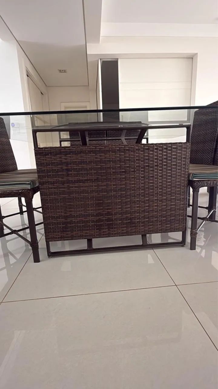Mesa de 8 lugares IMPECÁVEL  - Foto 2