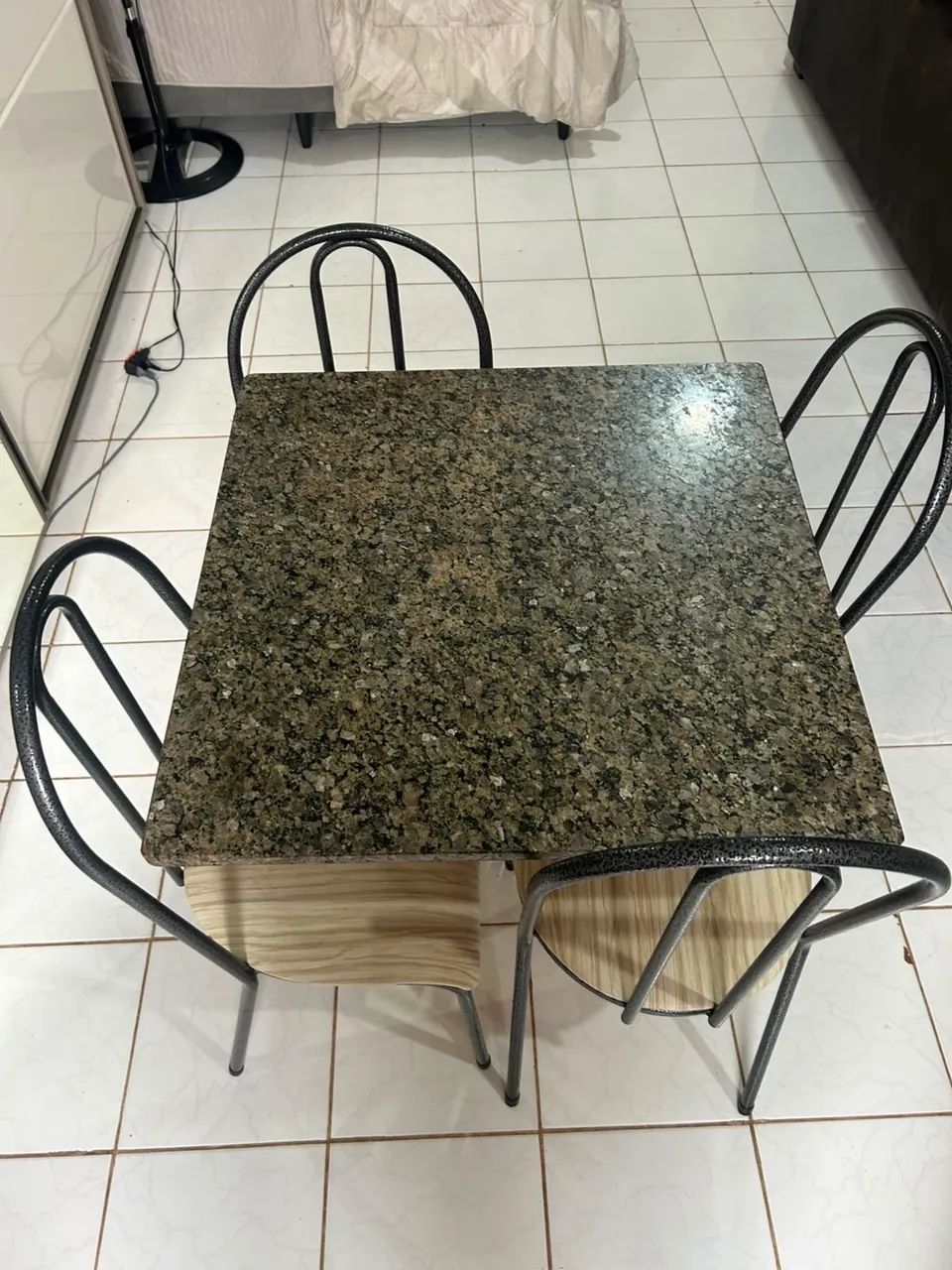 DESAPEGO - MESA DE MÁRMORE 4 LUGARES  - Foto 2