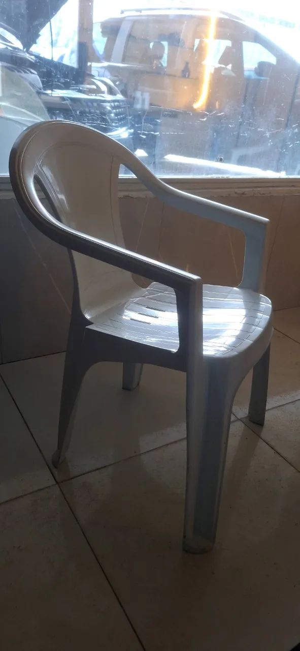 Cadeiras de plástico 6 unidades  - Foto 2