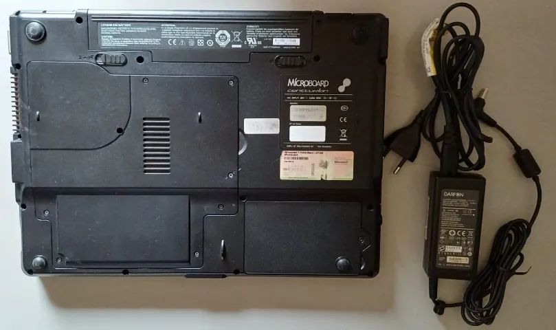Notebook Microboard Centturion - Win 10 Pro ativado - 4 GB - HD
