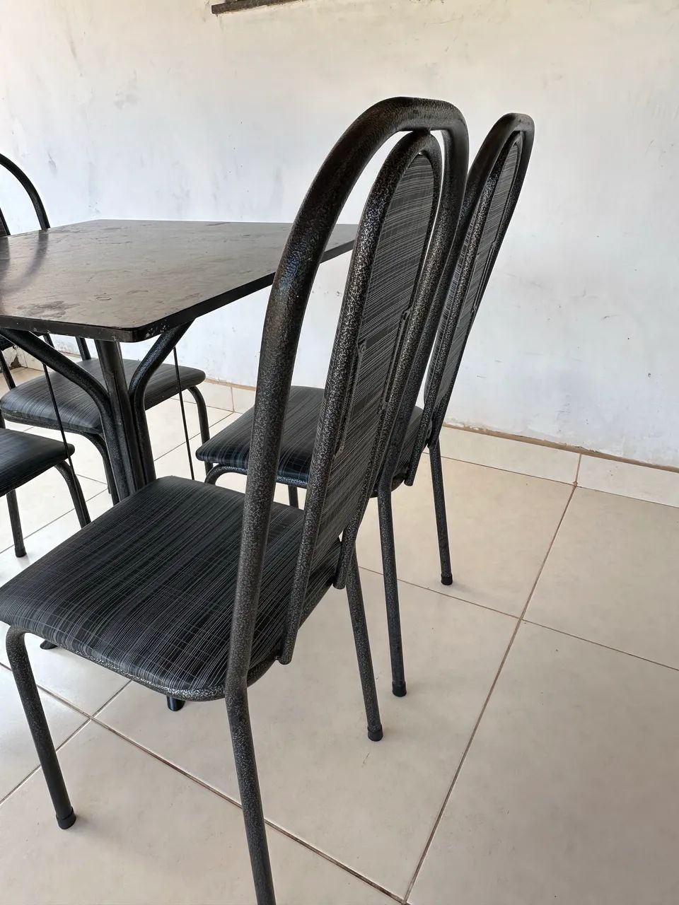  mesa com 4 cadeiras  - Foto 4