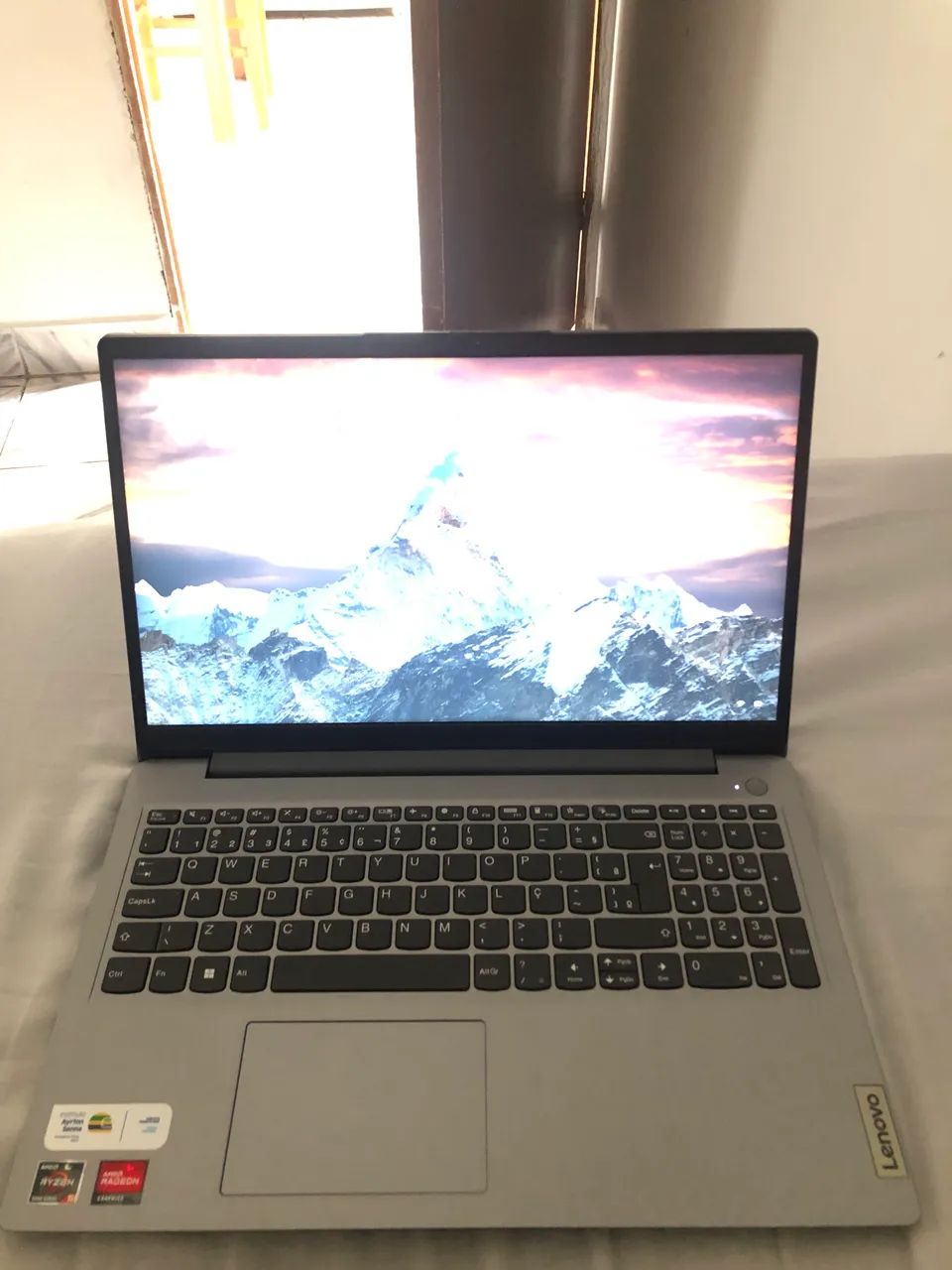 LENOVO AMD RYZEN 5 500U - Foto 3